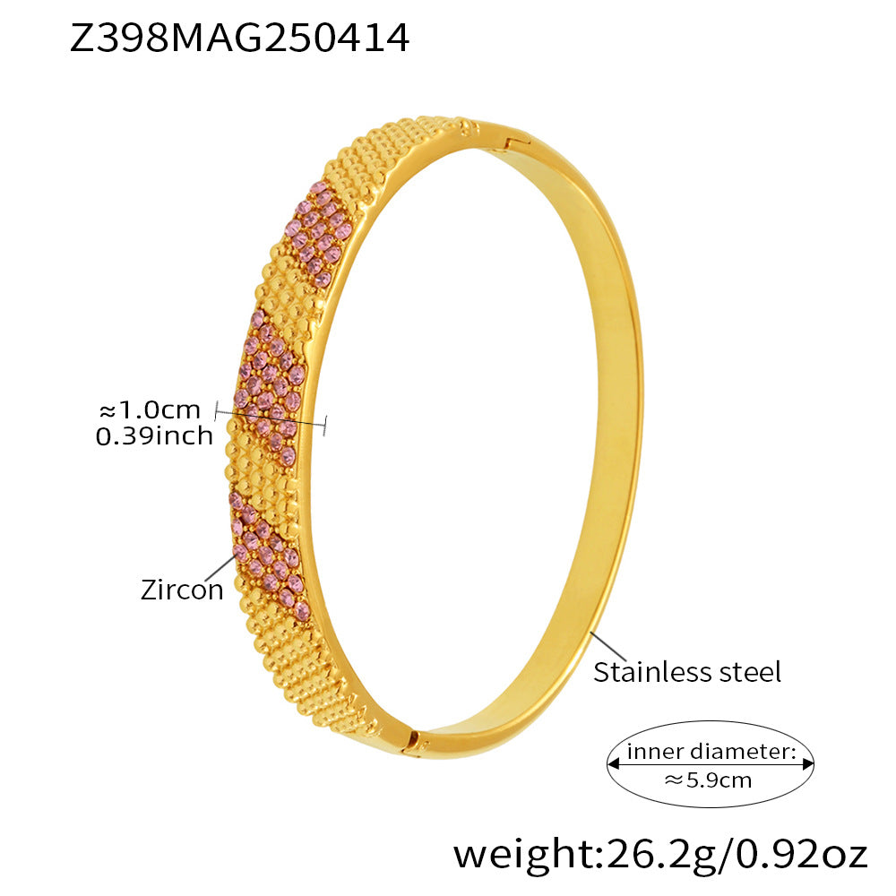 B廠【Z398】鑫藝鑫歐美新款飾品不鏽鋼重工鑄造鑲鋯石超閃卡扣手環PVD鍍18k金 25.04-4