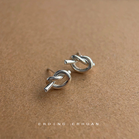 C廠【3330】時尚通勤百搭繩結耳環個性設計感冷淡風光面金屬感氣質鹼水結耳飾 25.04-4