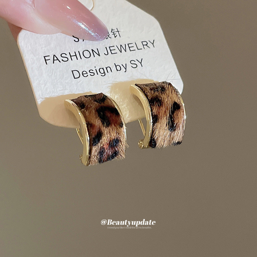 A廠【HE28964】925銀針復古豹紋C型耳環耳夾美拉德風無耳洞耳骨夾小眾設計感耳飾女
 25.10-3