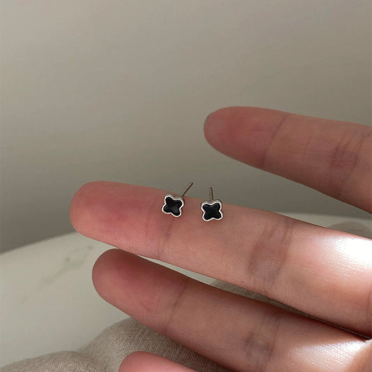 F廠【DQ10932E】S999純銀簡約小巧滴膠四葉草耳環女韓版基本款疊戴百搭耳飾潮
 25.10-3