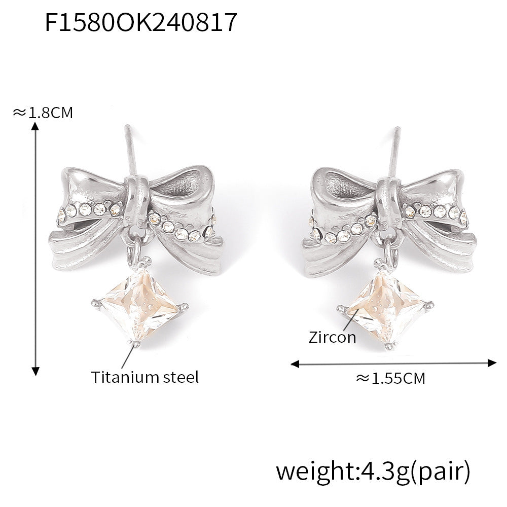B廠【F1580】2024時尚新款褶皺蝴蝶結方鋯石耳環小眾甜美鈦鋼鍍18k真金耳飾女 24.08-4