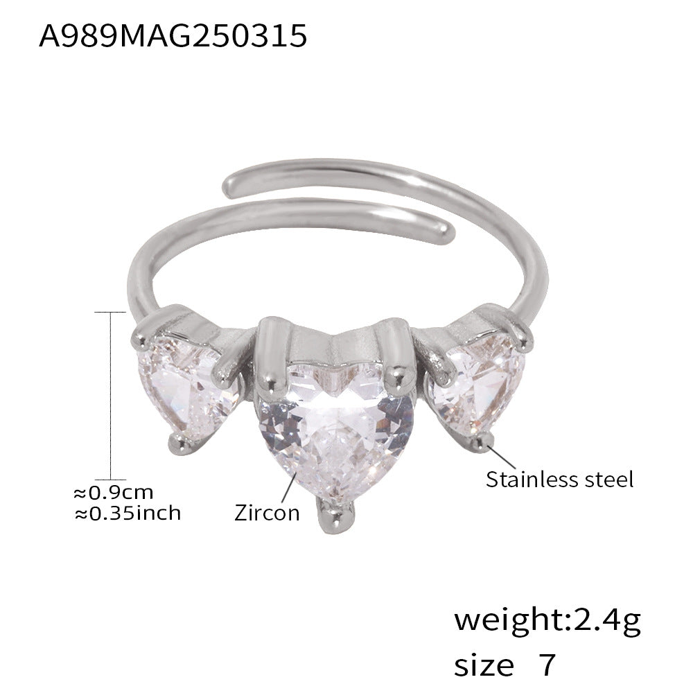 B廠【A989】歐美飾品不鏽鋼愛心5A鋯石愛心三鑽開口可調式戒指鍍金保色 25.03-3