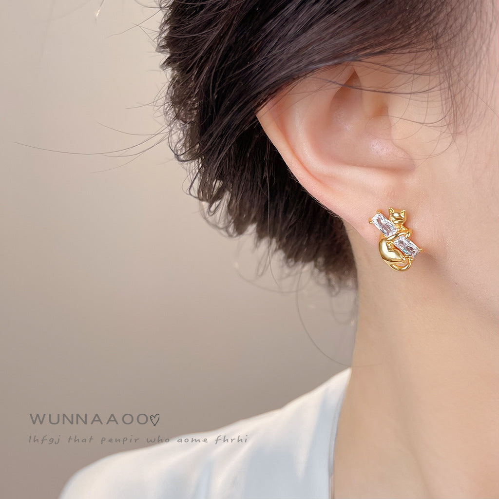 C廠【6991】原創貓咪鑲嵌鋯石925銀針耳環高級感個性小眾ins設計師耳飾耳環女
25.10-5