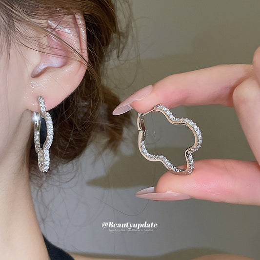 A廠【WE4177】超閃鋯石花朵鏤空耳扣時尚簡約百搭氣質耳環精緻輕奢高級感耳飾女
 25.08-5