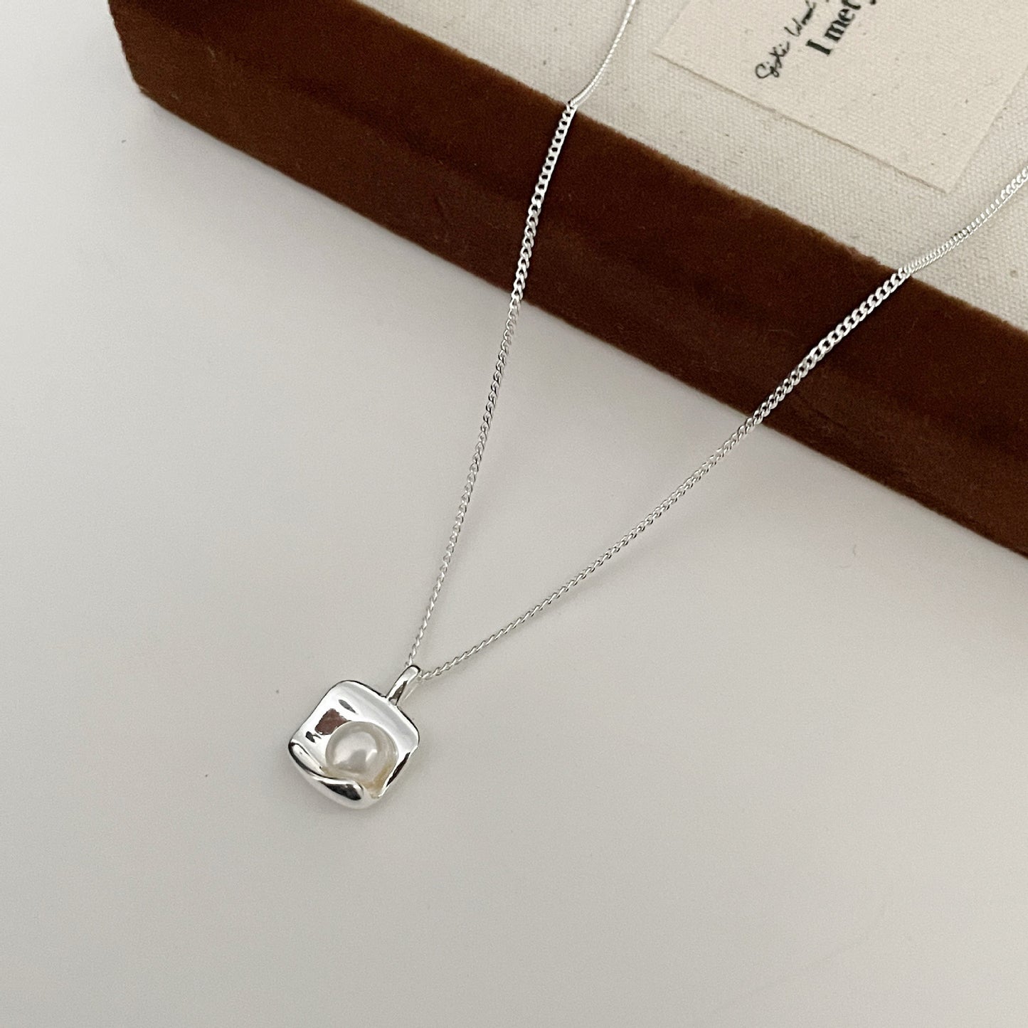 F廠【DQ2101N】S925純銀ins輕奢淡水珍珠項鍊女簡約氣質幾何方形吊墜鎖骨鏈 25.04-2