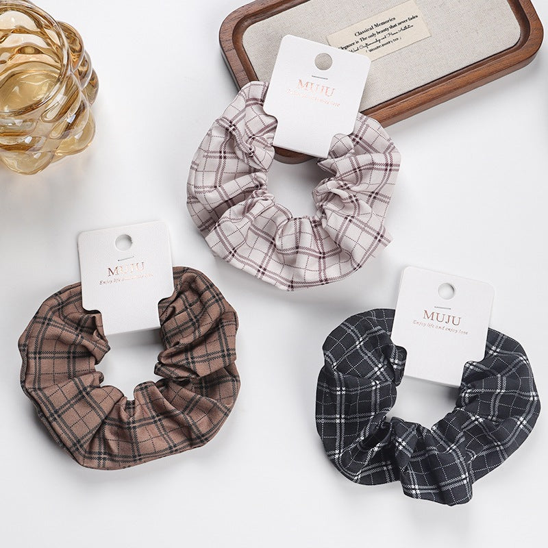 D廠【B486】卡裝高級感大腸圈髮繩時尚方格紋寬頭繩布藝髮飾皮筋高馬尾髮圈
 25.10-5「D廠-單筆結帳需滿,NT$600出貨(不含運費)」