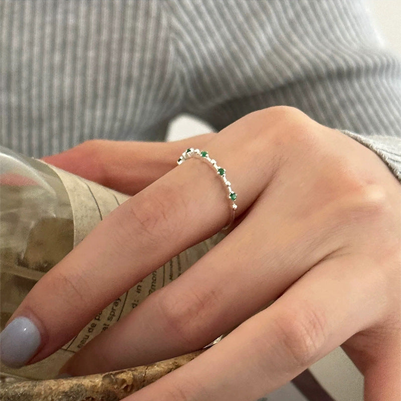 F廠【DQ8816R】S925純銀小清新祖母綠排鑽戒指女時尚個性閃鋯纖細閉口指環潮 25.03-3