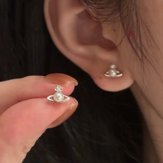 E廠【XDQ10671E】小眾設計S999純銀星球仿珍珠耳環女極簡風土星日常百搭耳飾潮
26.03-3