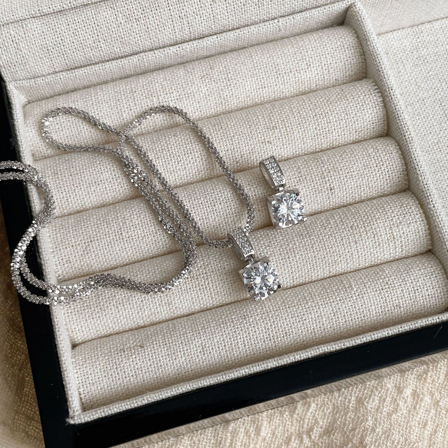 F廠【DQ1302N】輕奢精緻牛頭扣波光粼粼項鍊女S925純銀小方糖高級感鎖骨鏈潮 25.04-3