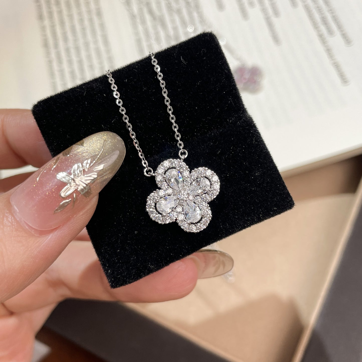 F廠【DQ0844N】S925純銀閃鑽四葉草項鍊女精緻通勤款鋯石幸運草鎖骨鏈高級感 25.08-2