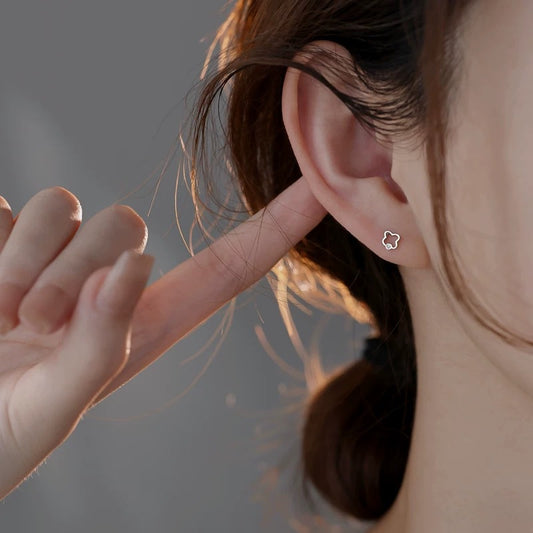 E廠【XDQ11651E】S999純銀小眾設計四葉草耳環女簡約氣質鏤空花朵日常百搭耳飾
26.03-2