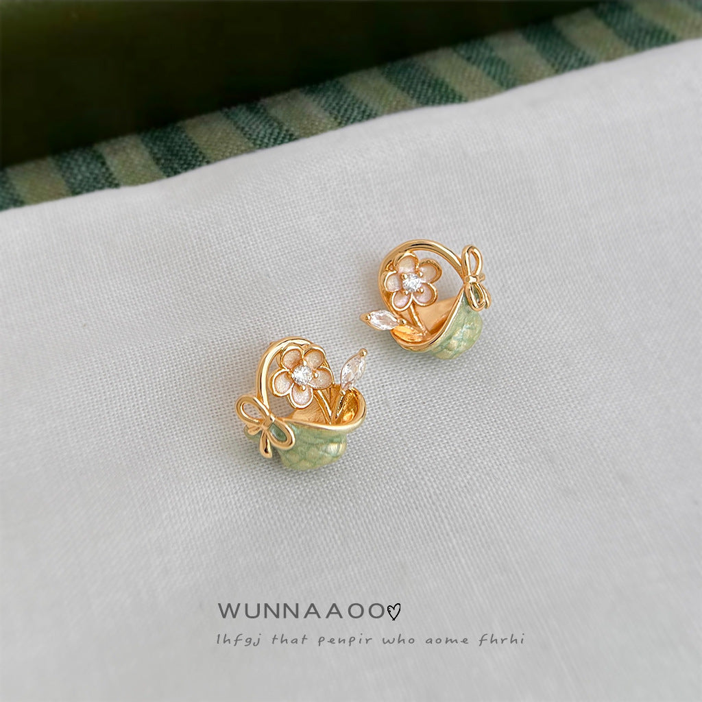 C廠【6987】原創森系花籃手工彩繪琺瑯滴釉s925銀針微鑲鋯石耳環田園風耳飾女
25.10-5