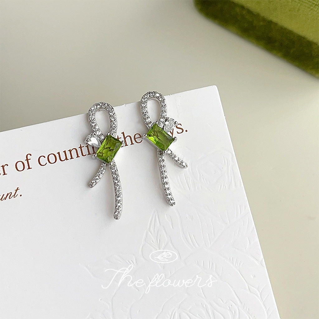 C廠【4410】原創設計~微鑲鋯石電鍍14K銀針蝴蝶結果綠色夏日新款耳飾耳環 24.06-4
