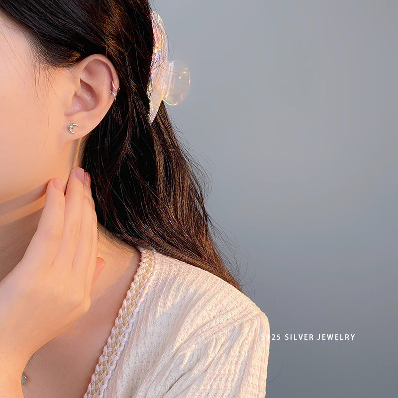 E廠【YC10201E】S925純銀小巧迷你可愛牛角包耳環女新款學生甜美耳環 24.06-2