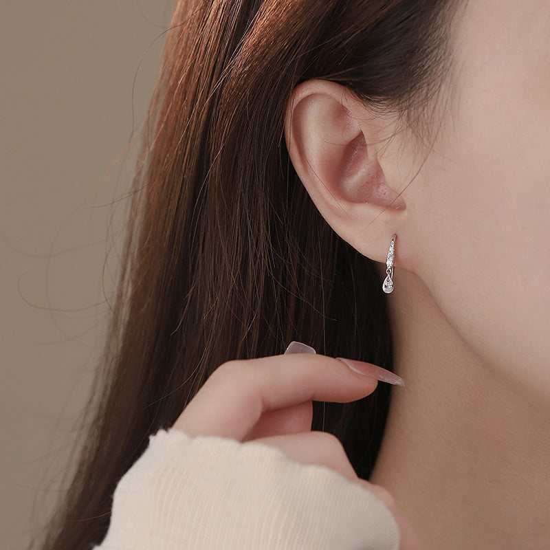 D廠【YC8618E】S925純銀水滴鋯石耳鉤靈動精緻高級感簡約小巧氣質耳飾 25.02-2