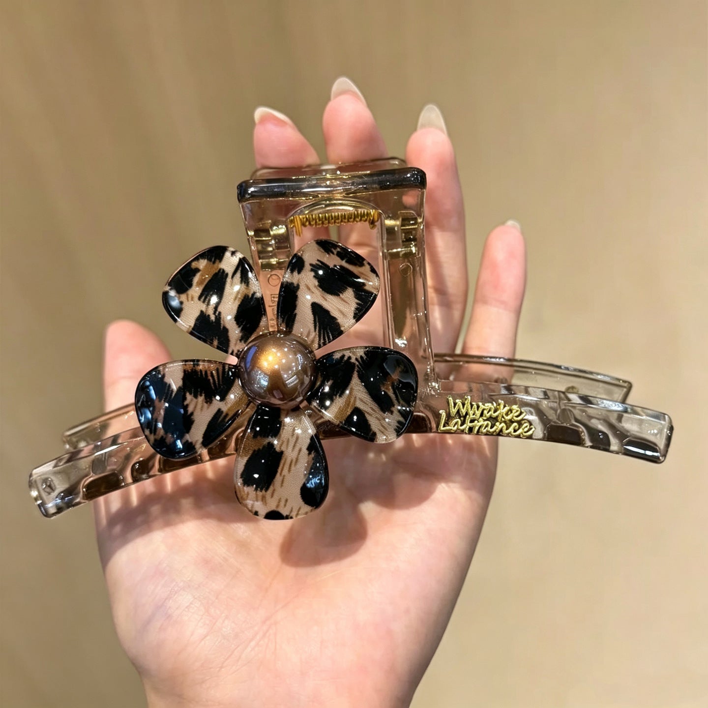 C廠【X533】氣質豹紋花朵抓夾女2026新款高級感後腦勺髮夾盤發大號鯊魚夾髮飾 26.07-1「C廠-單筆結帳需滿，NT$500出貨(不含運費)」