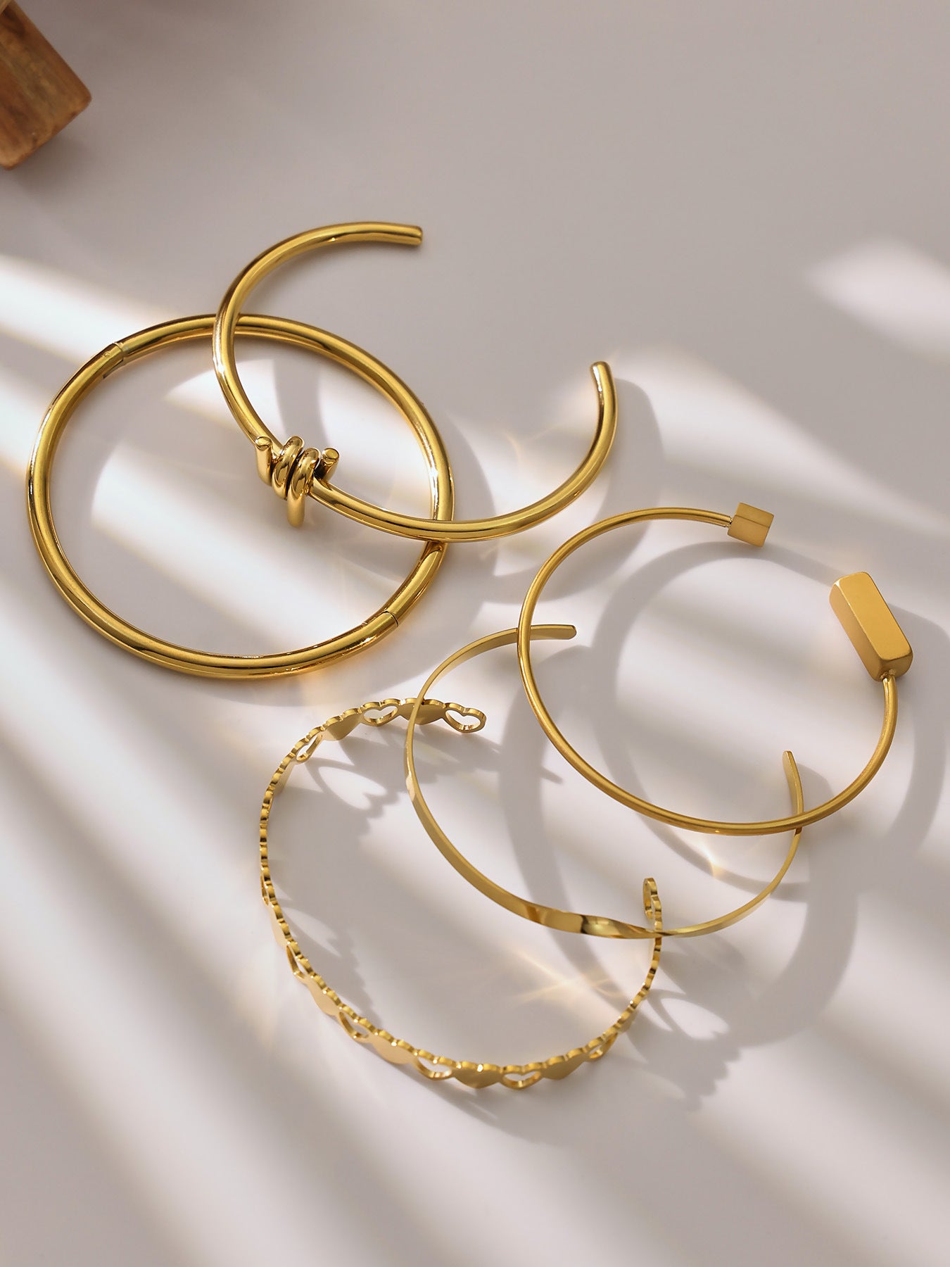 B廠【Z014】不鏽鋼心連心手鐲女簡約ins風鏤空設計幾何手環組合配件鍍18k真金
 26.01-1