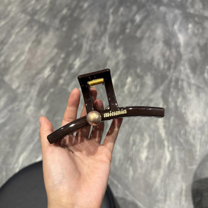 C廠【X543】高品質珍珠字母抓夾女氣質後腦勺大號髮夾髮量多盤髮鯊魚夾子髮飾 26.07-1「C廠-單筆結帳需滿，NT$500出貨(不含運費)」