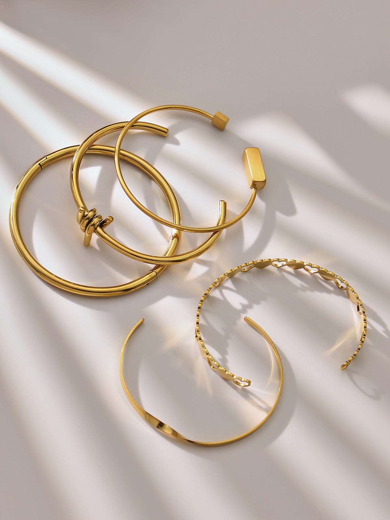 B廠【Z014】不鏽鋼心連心手鐲女簡約ins風鏤空設計幾何手環組合配件鍍18k真金
 26.01-1