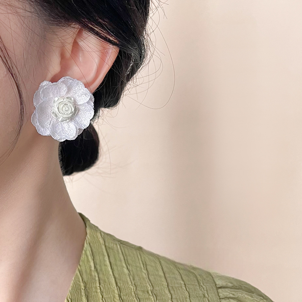 A廠【4404】仙女風白色大花耳環清新甜美布藝網紗花朵誇張高級感春夏手工耳飾
 26.06-2