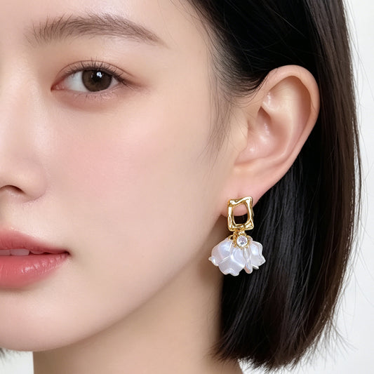 A廠【7612】時尚輕奢風甜美通勤壓克力花朵鋯石流蘇耳環手工耳飾飾品
 26.05-3