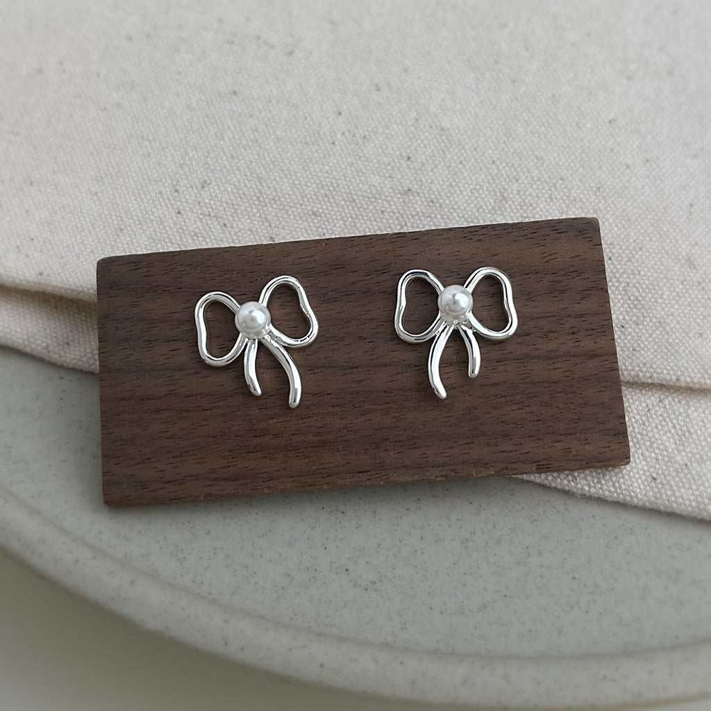 A廠【3992】甜酷風設計感蝴蝶結耳環小眾個性鏤空線條冷淡風繩結高級感耳飾女
 26.01-1