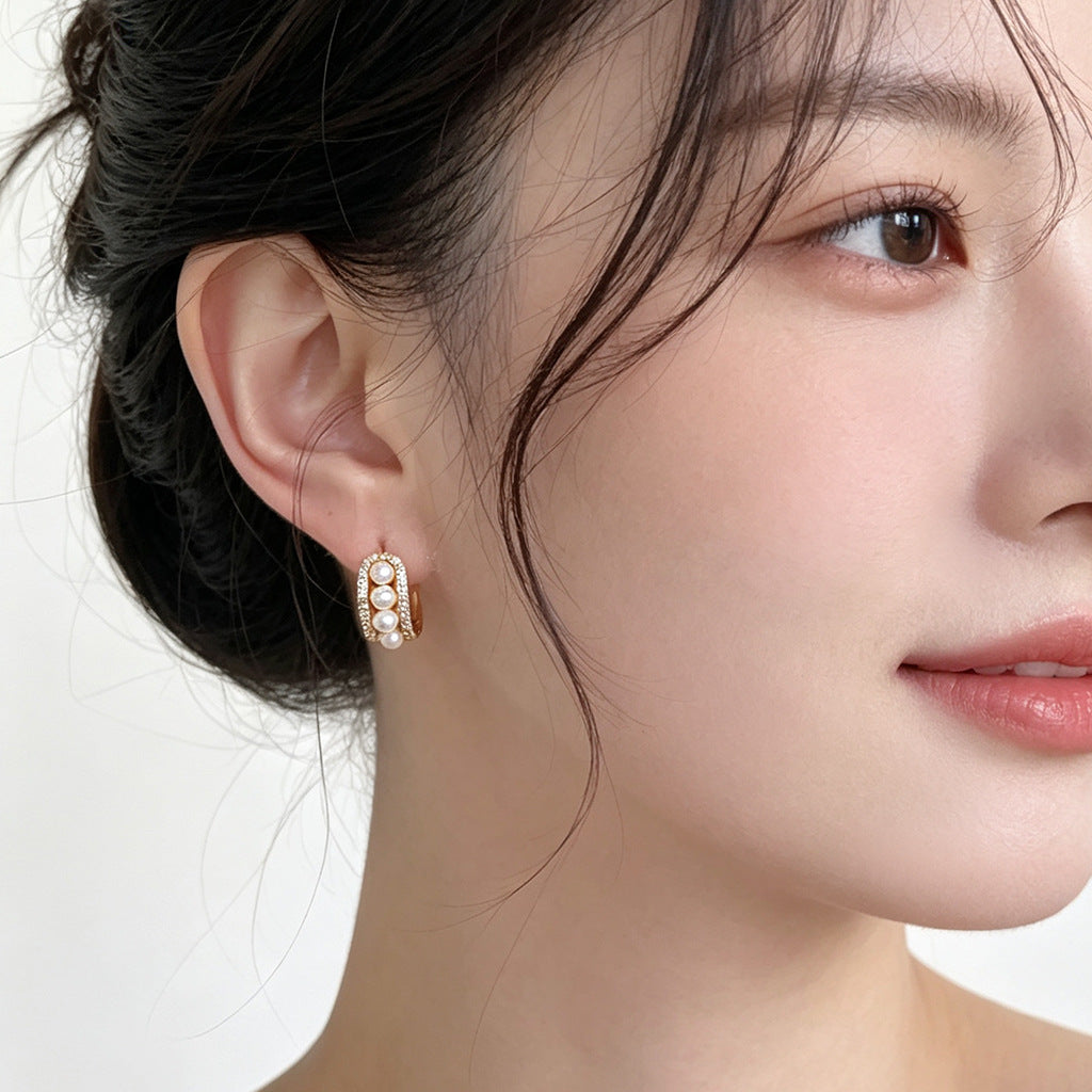 A廠【8211】 小香風珍珠鋯石圓形幾何耳圈女時尚通勤高級感輕奢風耳飾耳環
 26.09-4