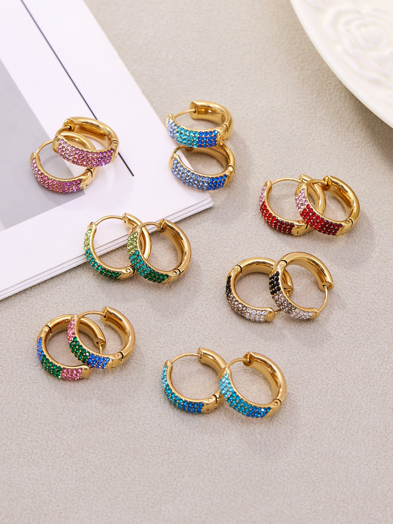 B廠【F931】彩色鋯石拼色圓圈耳環大中小尺寸耳扣不銹鋼鍍18k真金飾品
 25.11-2