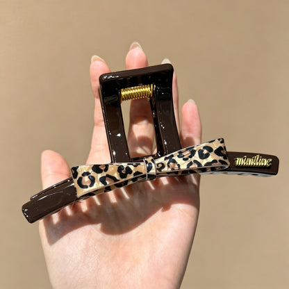 C廠【X532】豹紋蝴蝶結抓夾女高級感2026新款大號髮夾後腦勺髮量大鯊魚夾髮飾 26.07-1「C廠-單筆結帳需滿，NT$500出貨(不含運費)」