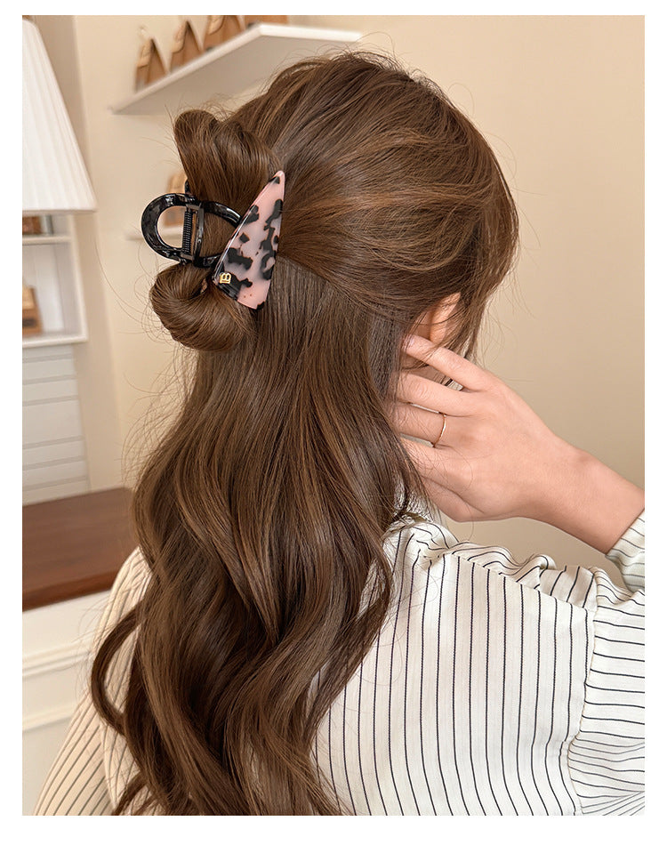 C廠【P85】韓國版三角豹紋醋酸頭髮抓夾女鯊夾2025新款盤髮夾時尚高級感髮飾
 25.12-3「C廠-單筆結帳需滿，NT$500出貨(不含運費)」
