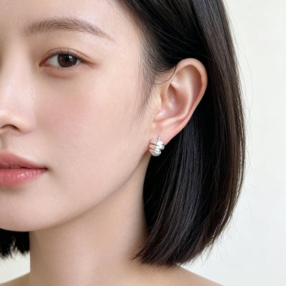 A廠【8194】 森系清新甜美拉絲質感銀色小蘋果耳釘個性小眾新款耳飾
 26.09-4