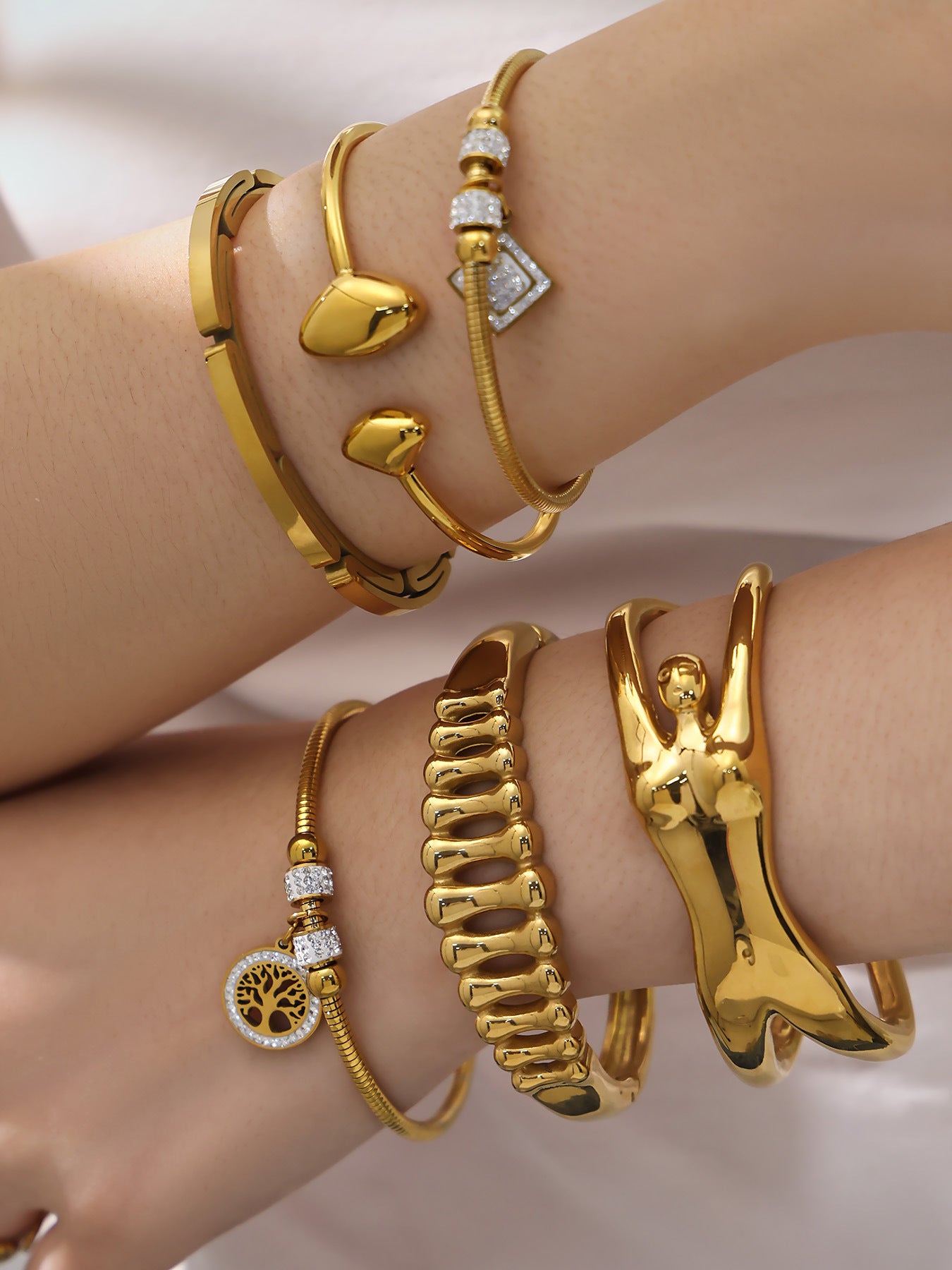 B廠【Z243】歐美時尚氣質女手環輕奢風鋯石生命樹吊墜手鐲不鏽鋼鍍18k真金
 26.01-1