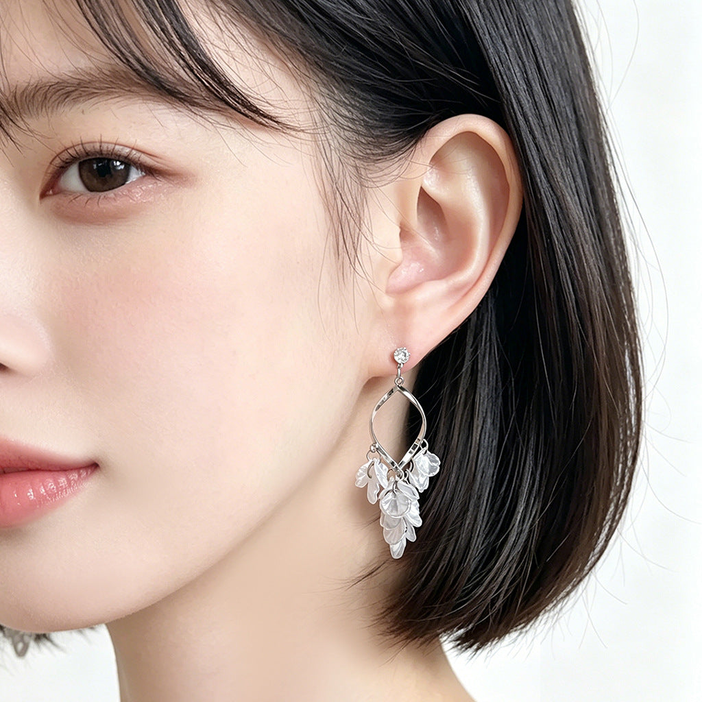A廠【7748】法式鬆弛感度假風清新甜美長款花瓣流蘇耳環優雅高級感耳飾女
 26.06-4