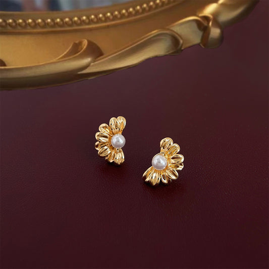A廠【4713】迷你版鍍14K簡約高級感雛菊耳環女小巧通勤時尚百搭新款耳飾
 26.01-1