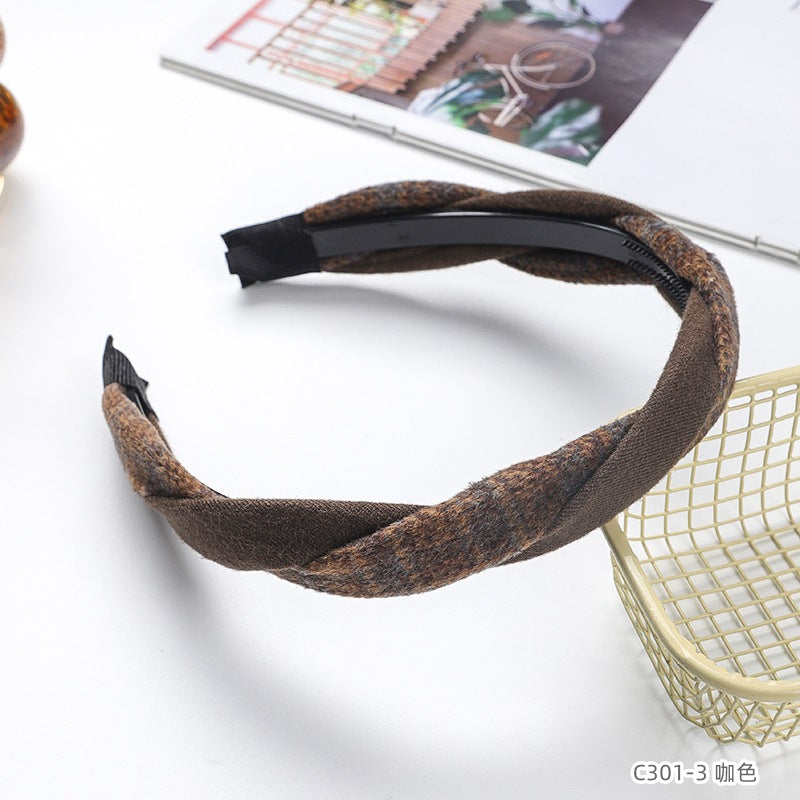 D廠【C301】復古格紋毛呢髮箍女時尚麻花拼色頭扣髮卡韓式新款髮飾高顱頂頭箍
 25.11-1「D廠-單筆結帳需滿，NT$600出貨(不含運費)」