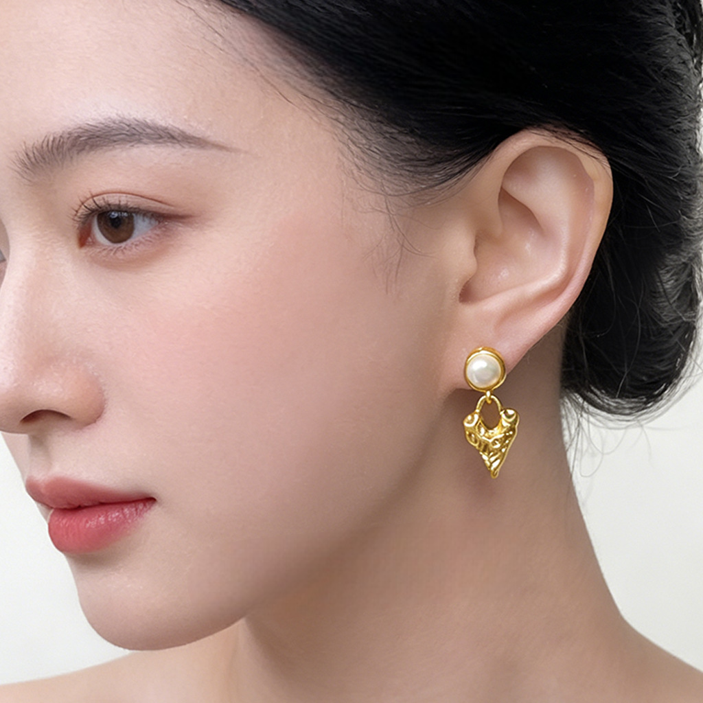 A廠 【4929】淡水珍珠肌理感鍍18K熔岩金屬愛心珍珠飾品法式復古耳環耳環
 26.03-3