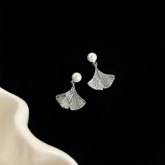 A廠【4660】小眾設計感銀杏葉耳環時尚輕奢玻璃珍珠肌理感樹葉通勤高級感耳飾
 26.04-3