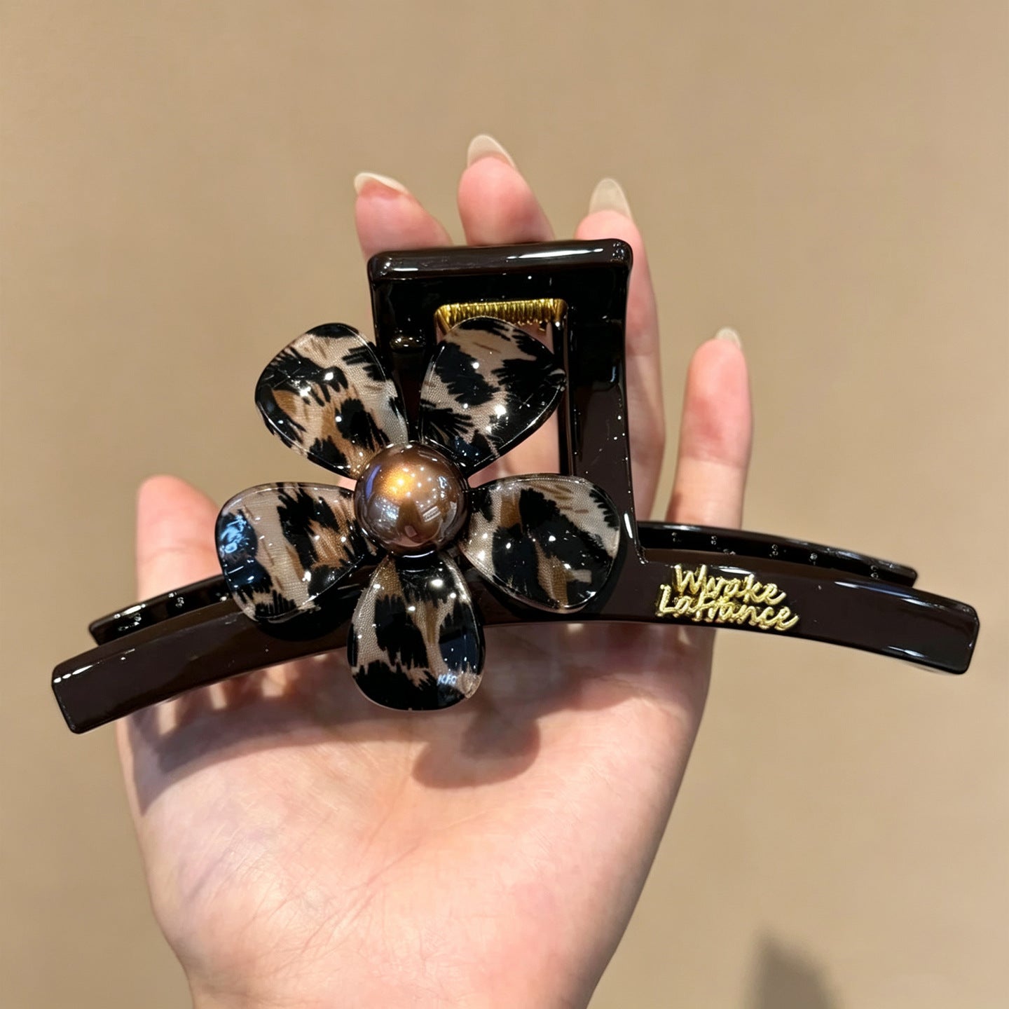 C廠【X533】氣質豹紋花朵抓夾女2026新款高級感後腦勺髮夾盤發大號鯊魚夾髮飾 26.07-1「C廠-單筆結帳需滿，NT$500出貨(不含運費)」