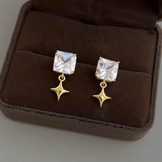 A廠 【5040】時尚高級感個性芒星幾何方形鋯石新款耳環耳環飾品供應鏈
 26.03-3
