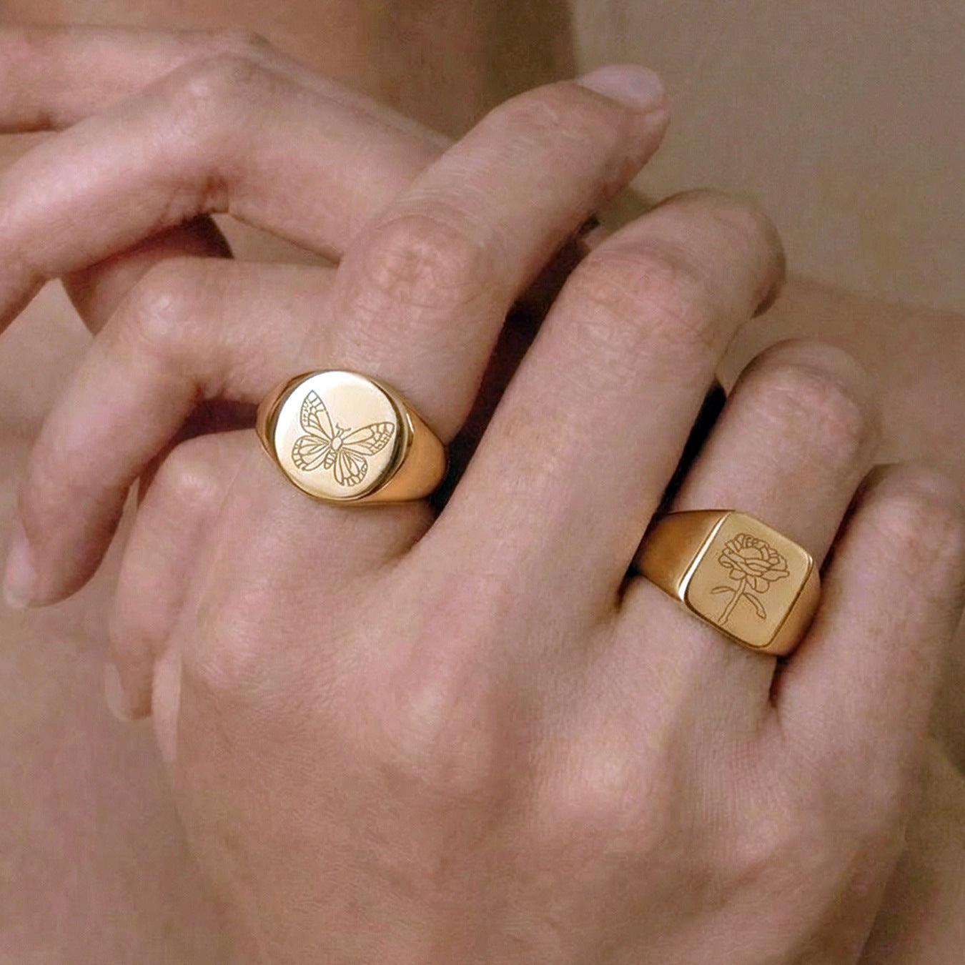 B廠【A271】不鏽鋼鍍18k真金雕刻蝴蝶牡丹花朵戒指ins風小眾輕奢設計感手環女
 26.01-1