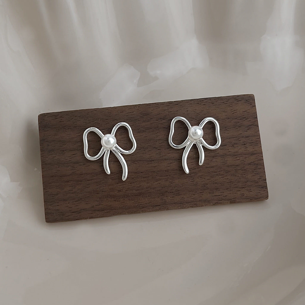 A廠【3992】甜酷風設計感蝴蝶結耳環小眾個性鏤空線條冷淡風繩結高級感耳飾女
 26.01-1