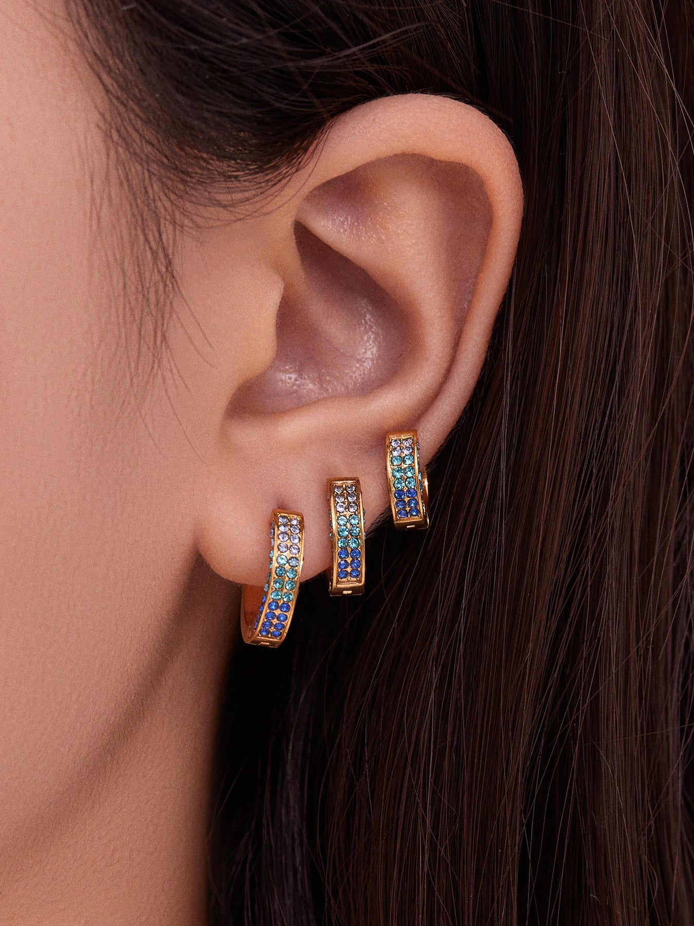 B廠【F930】ins風高品質彩色5A鋯石圓圈卡扣耳環不鏽鋼鍍18k真金耳飾女
 25.11-2