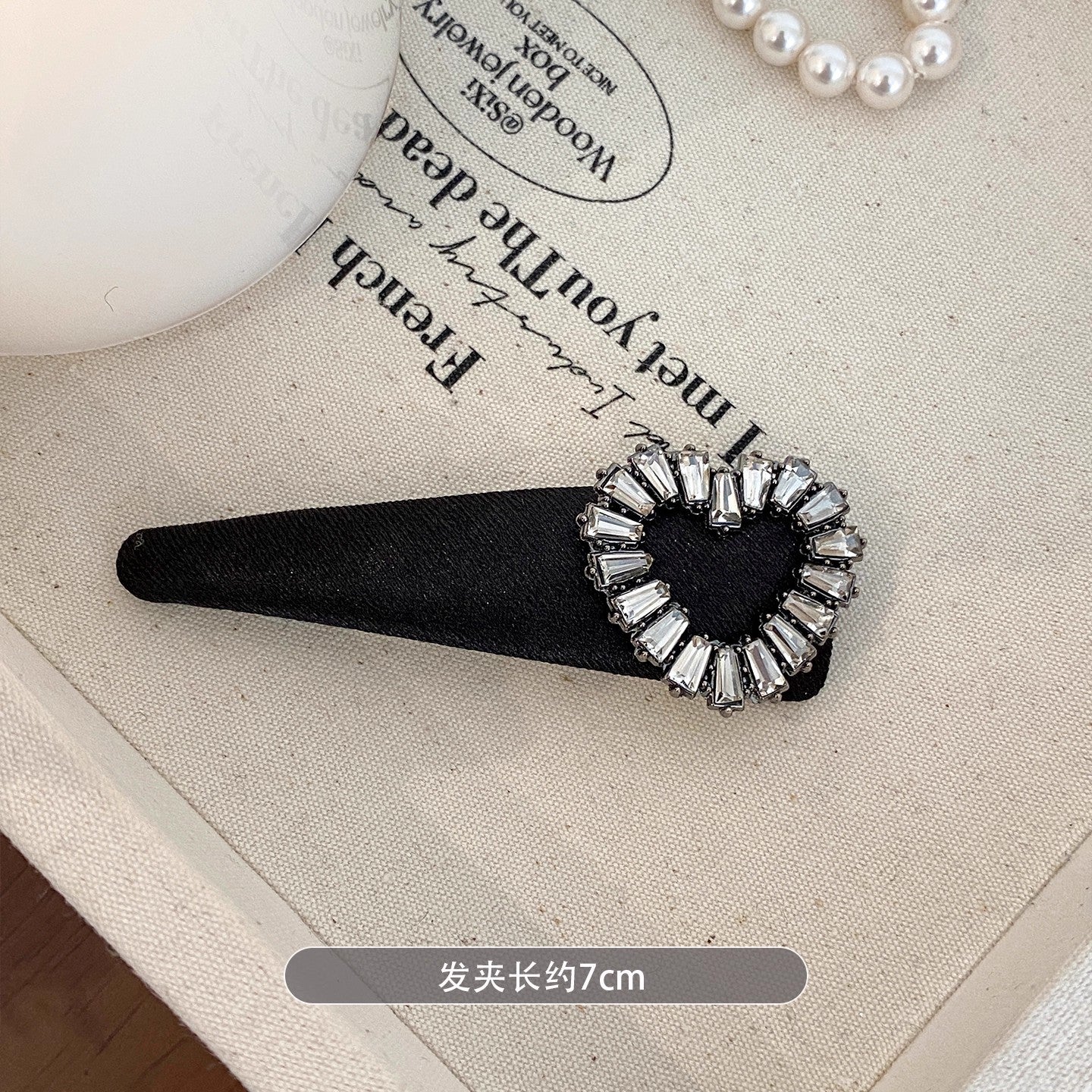 C廠【Y962】赫本愛心閃鑽髮夾女2025新款前額瀏海側邊碎髮bb夾百搭頭飾
 25.12-4「C廠-單筆結帳需滿，NT$500出貨(不含運費)」