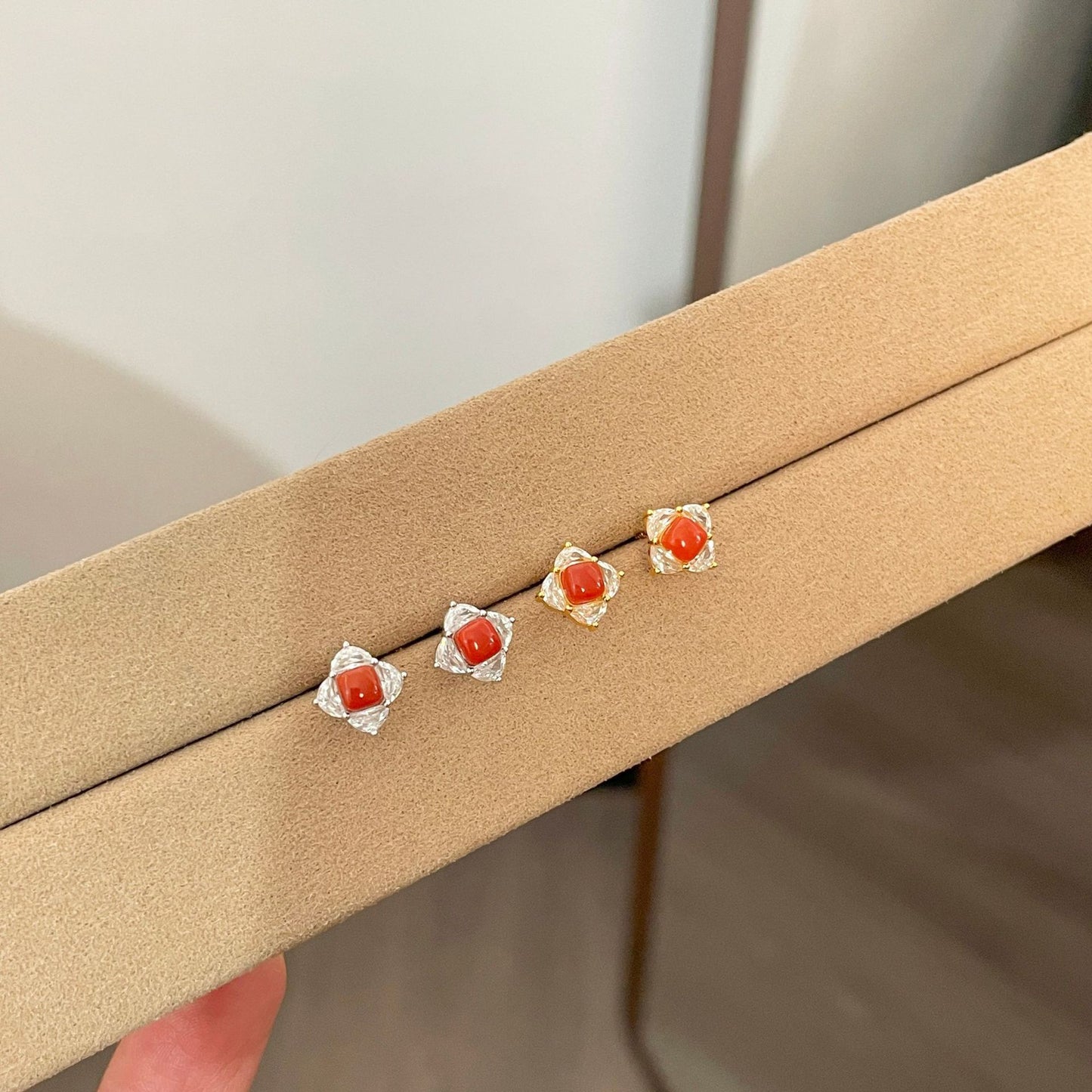 E廠【XDQ10377E】復古簡約南紅瑪瑙四葉草耳環女S925純銀氣質輕奢鑲鋯石耳飾品
 25.12-3