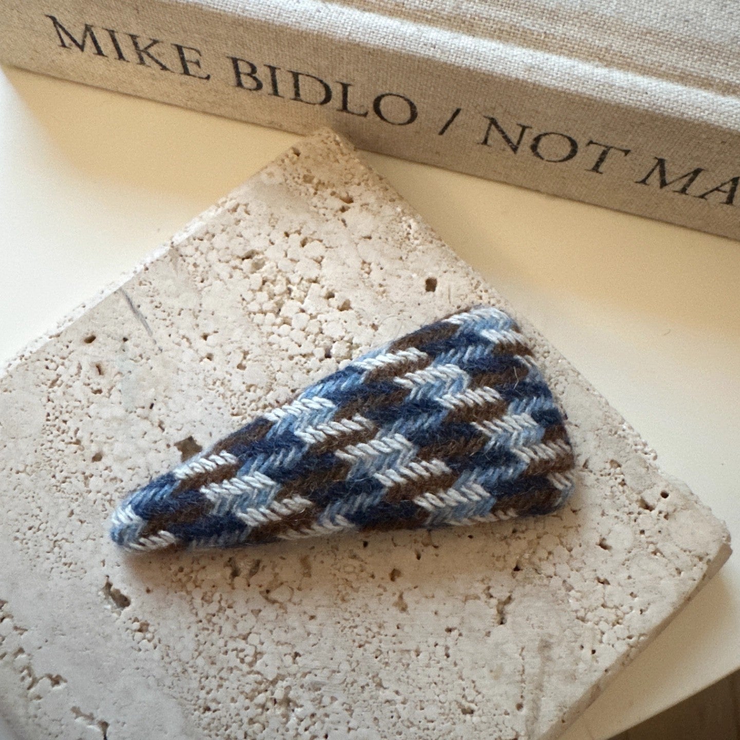 C廠【P63】千秋千鳥格毛呢髮夾女bb夾邊夾2025新款瀏海夾子前額高階頭飾髮卡
 25.12-2「C廠-單筆結帳需滿，NT$500出貨(不含運費)」