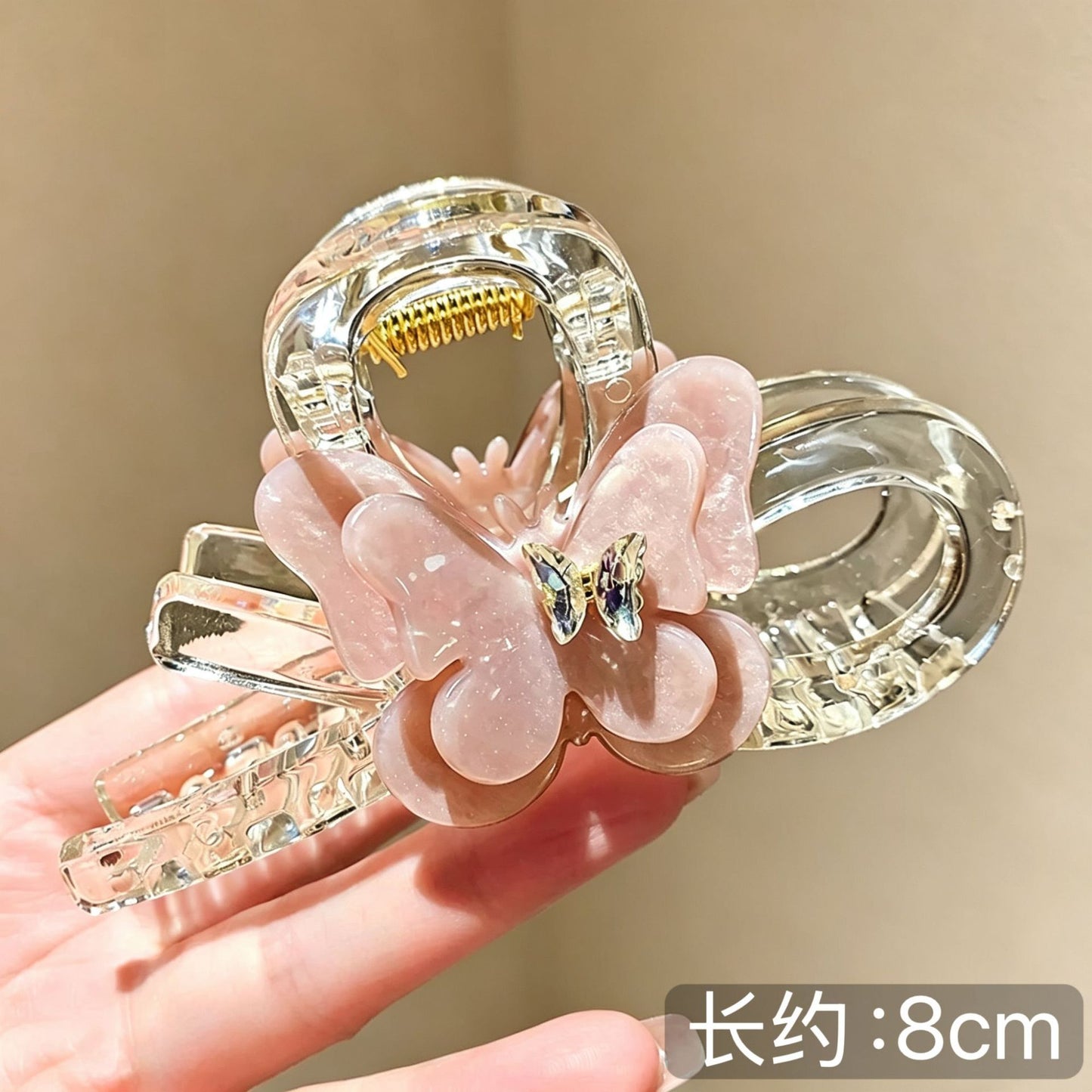 C廠【X530】超仙甜美風淺粉紅立體蝴蝶抓夾女高級感鯊魚夾新款少女心全盤髮夾 26.07-1「C廠-單筆結帳需滿，NT$500出貨(不含運費)」