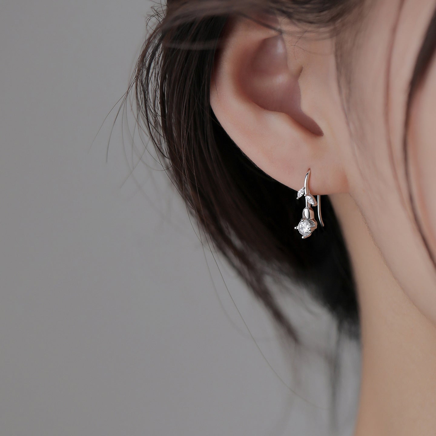 E廠【XDQ10527E】小眾高級感閃鑽鬱金香耳鉤S925純銀精緻氣質花朵耳環耳環女潮
 25.12-1