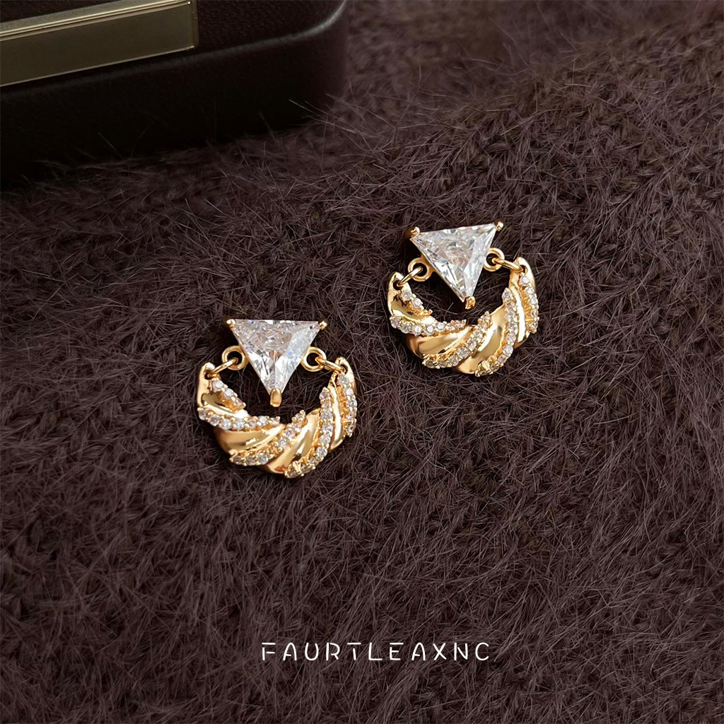 C廠【6989】原創~微鑲鋯石時尚高級感925銀針保色電鍍新款耳環爆款耳飾女
 25.10-5