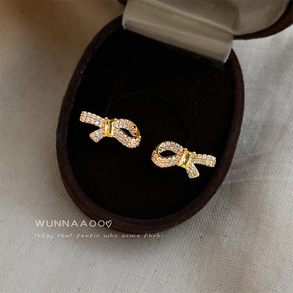 A廠【7185】微鑲鋯石925銀針鍍14K簡約個性時尚通勤高級感蝴蝶結耳環耳飾
 25.12-1