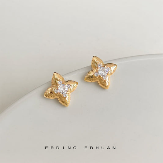 C廠【7075】老錢風時尚高級感微鑲鋯石925銀針鍍14K通勤簡約芒星
 25.11-2